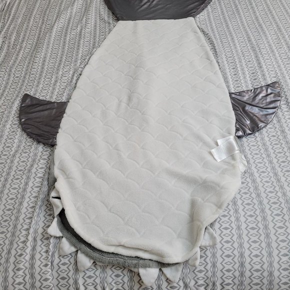 Shark cozy / costume. - Picture 4 of 7